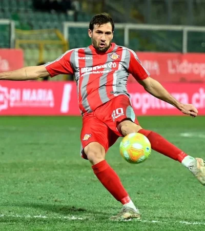 Franco Vázquez suspendido por 10 fechas