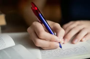 ¿Mala letra o mente brillante? Mirá lo que sugiere una investigación