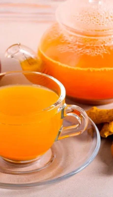 La cúrcuma es una especie ligeramente picante y color amarillo de la misma familia que el jengibre.