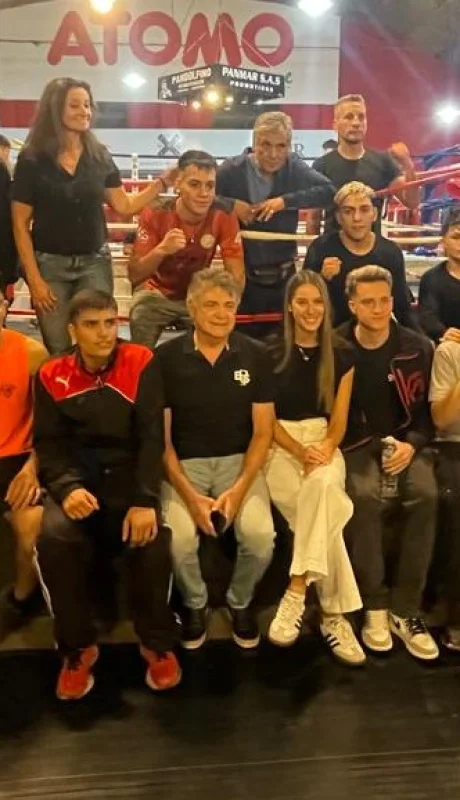 Alejandrina Funes junto a la delegación que viajará a Baires