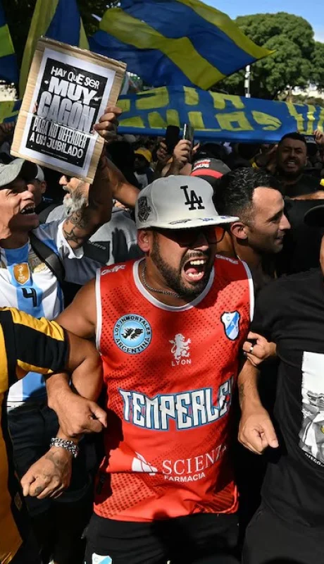 El Gobierno endurece penas contra barras bravas y dirigentes que los financien