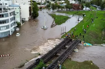 A una semana del desastre, así se reconstruye Bahía Blanca