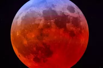 Eclipse lunar total, en videos: así se vivió en Argentina y el mundo