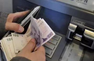 Extracciones en los cajeros automáticos: cómo se puede aumentar el tope diario
