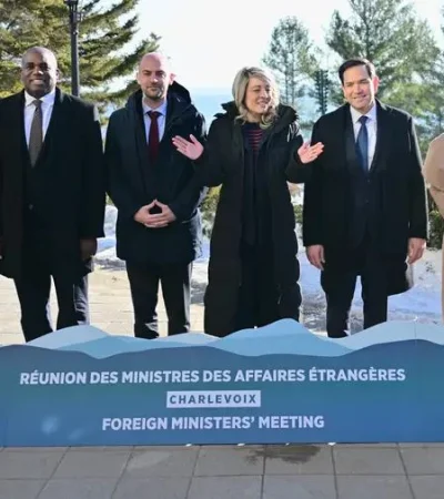 Después de arduas discusiones, los jefes de la diplomacia del grupo de los siete tomaron una posición conjunta.