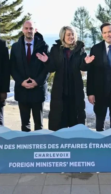 Después de arduas discusiones, los jefes de la diplomacia del grupo de los siete tomaron una posición conjunta.