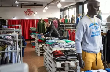 Reducen aranceles a la importación de ropa, calzado y telas