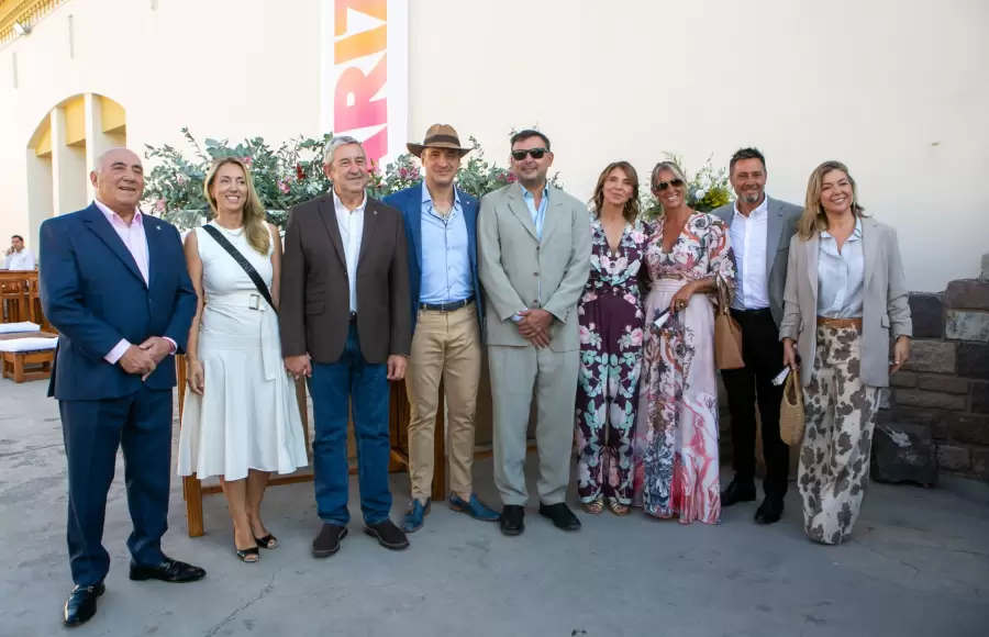 emilio magnaghi, julio cobos y su esposa, claudia y jorge