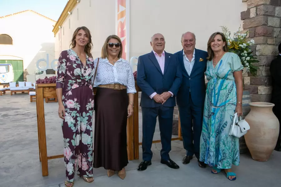 Claudia Magnaghi, Emilio Magnaghi junto con el empresario Martín Cabrales