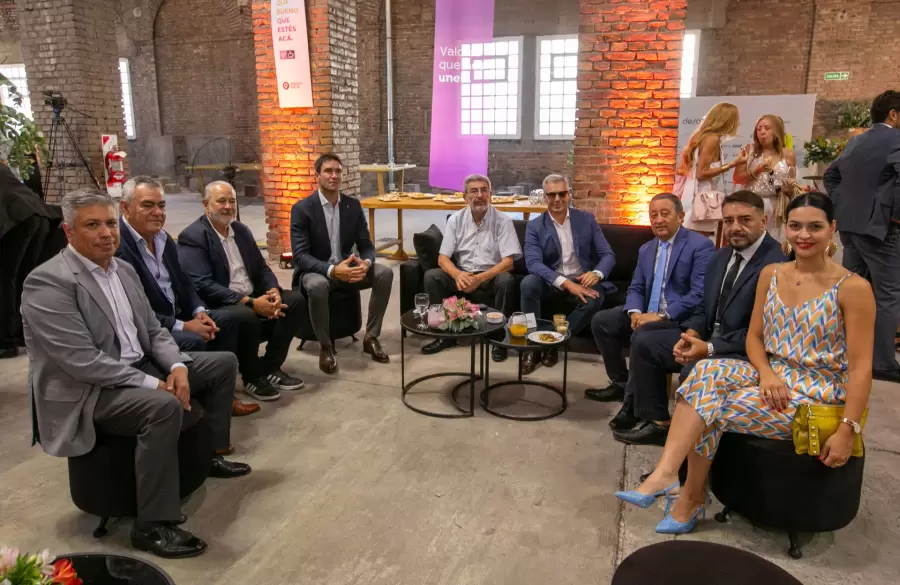 Intendentes departamentales de Mendoza presente en el Deayuno Real