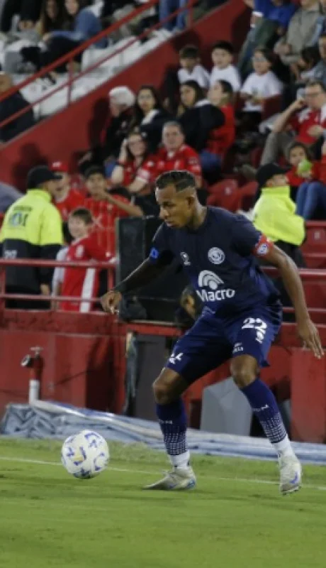 Gran momento de Villa en la Lepra mendocina.