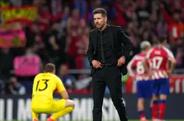 Otro fiasco del Atlético de Simeone: ganaba 2 a 0 y perdió 4 a 2 ante Barcelona
