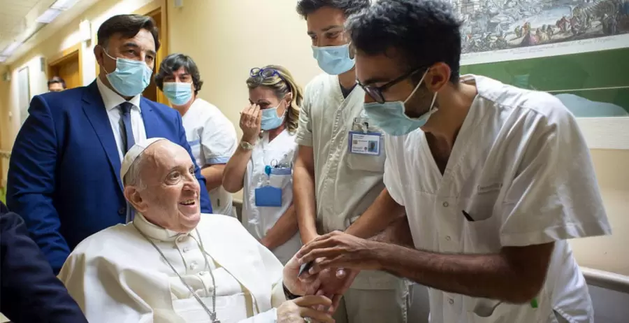 Francisco utiliza menos la oxigenación de alto flujo con cánulas nasales, y en a veces puede prescindir de la oxigenoterapia.
