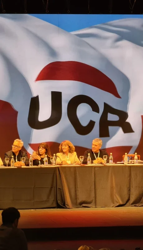 La convención fija las políticas del partido