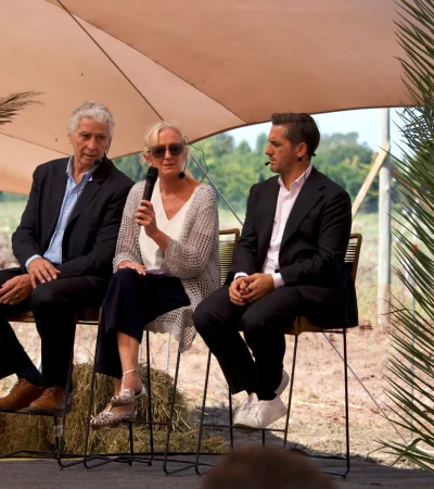 Gabriel Travaglini titular de la UAR, Sol Iglesias, gerente general de la entidad y Agustín Pichot de World Rugby