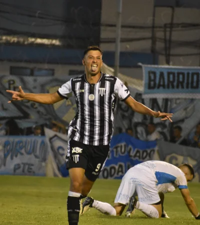 Buena victoria del Lobo en rodeo ajeno.