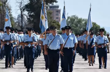 Honor y tradición: la IV Brigada Aérea festejó 76 años al servicio del país