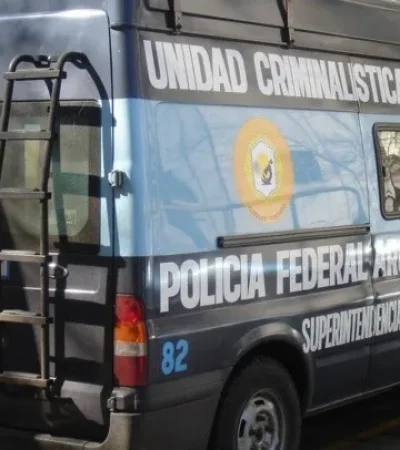La Policía Federal Argentina fue convocada para realizar los peritajes.