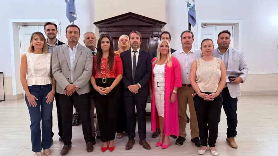 Senador Valentín González (PRO - LAUM).