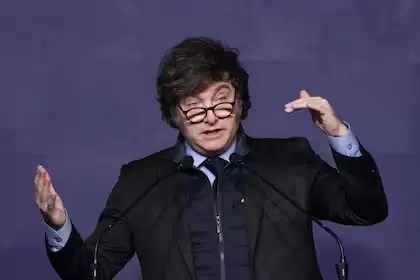 Todo comenzó con el DNU 179/2025 que aprueba un préstamo con el FMI para cancelar deuda del Tesoro Nacional con el Banco Central.