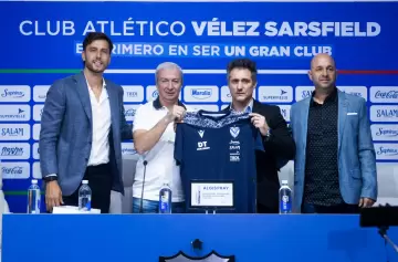 Guillermo Barros Schelotto asumió en Vélez: "Un orgullo estar donde estuvo Bianchi"