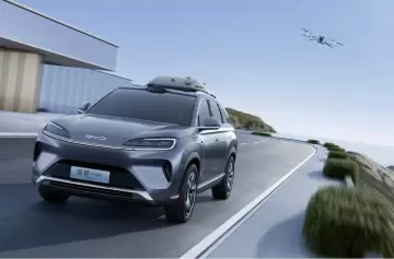 La china BYD presentó un auto eléctrico que se carga en 5 minutos y Tesla se hundió