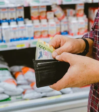 INDEC: cuánto necesitó una familia tipo para no ser pobre en marzo