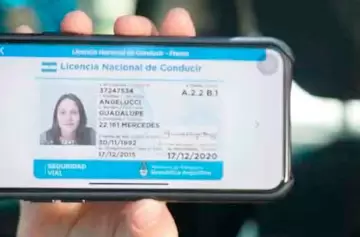 ¿Qué pasa si tengo que mostrar mi licencia de conducir digital, pero no hay internet?