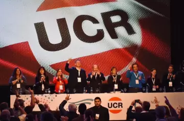 Fuerte cuestionamiento interno a los gobernadores y legisladores de la UCR