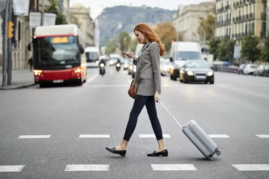 Caminar mirando el celular