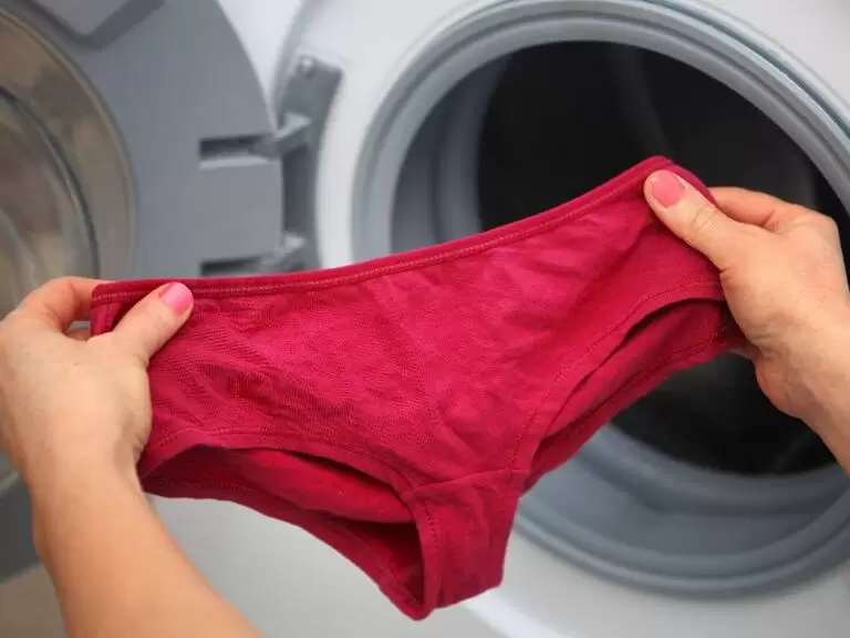 La ropa interior puede tener hasta 10.000 bacterias vivas, a pesar de que la prenda esté limpia.