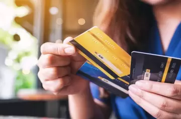 Habrá cuotas en dólares con tarjeta, para fomentar la dolarización