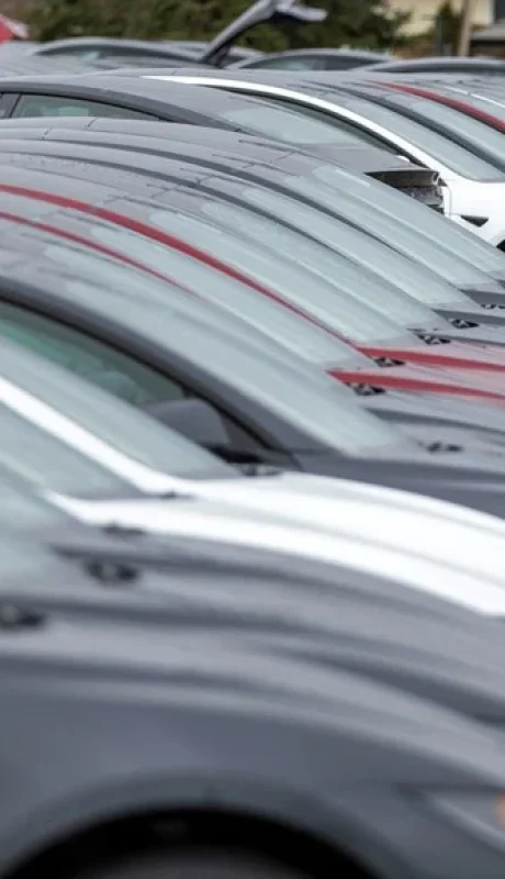 Vehículos Tesla fueron vandalizados en Canadá.