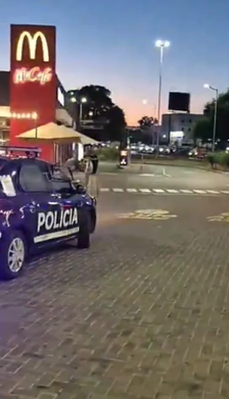 La pelea ocurrió en un concurrido local de comidas rápidas ubicado en la Terminal.