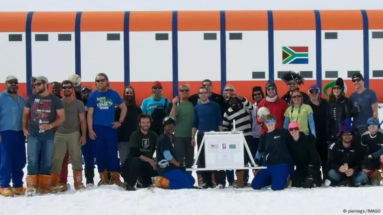 Grupo de investigadores de la estación de investigación Sanae IV.