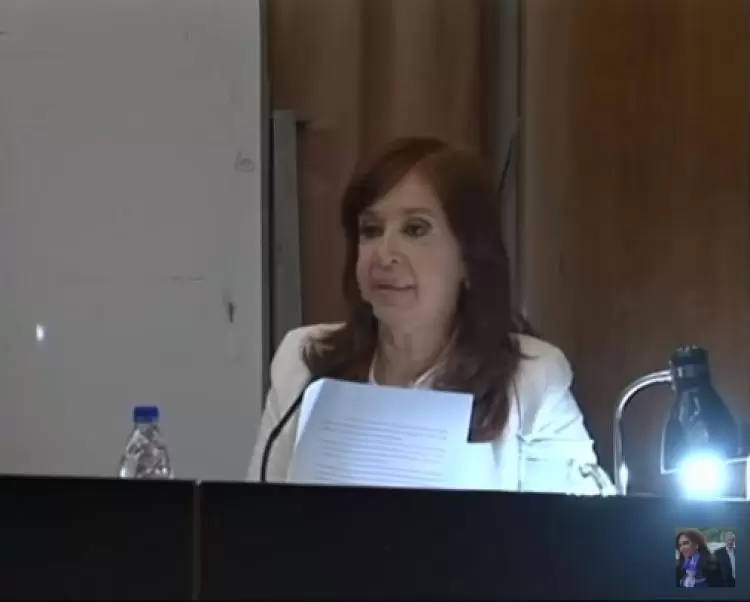 "Todos a marchar, que a Videla y a Massera nunca les prohibieron ingresar a Estados Unidos" (C. Fernández)