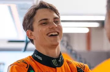 Piastri brilló en la clasificación y Russell le arrebató la primera fila a Norris