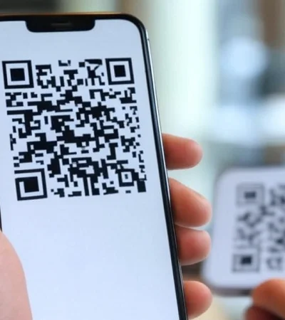 Se recomienda tener mucha precaución a la hora de pagar con código QR/
