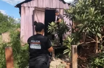 ¡Terrible! Dos jovencitos masacraron a un hombre con un palo con clavos