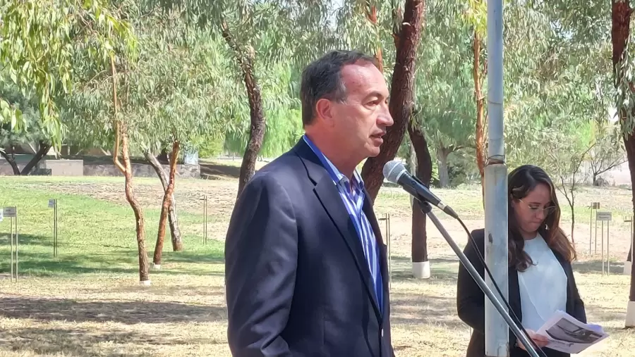 Vicerrector Gabriel Fidel.