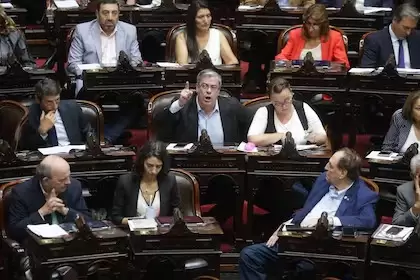 "Hasta que el FMI no hable en la reunión de directorios sobre la Argentina, no vamos a saber de cuánto es el monto total del acuerdo" (Y. Lojo)