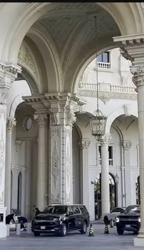 Las conversaciones acontecieron en el lujoso hotel Ritz-Carlton de Riad, bajo extremas medidas de seguridad.