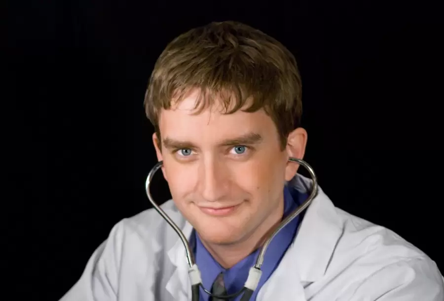Brandon Peters Matthews, neurólogo del Hospital de Seattle (Washington, Estados Unidos)