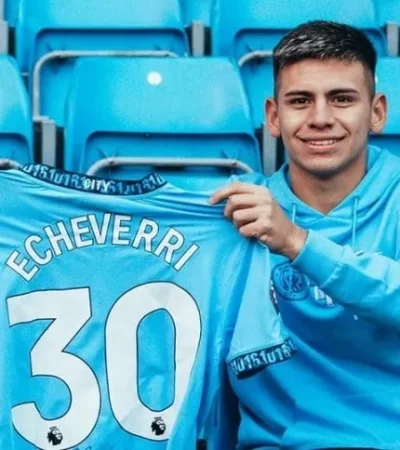 Echeverri, por el momento, no tiene minutos en el City
