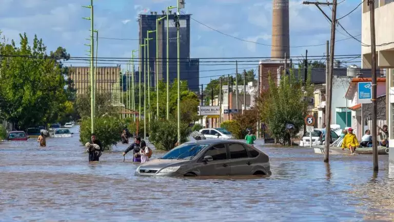 "Será administrado por todos los intendentes y representantes del ejecutivo" (L. Balsells Miró)