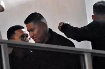 Detienen al custodio de Maradona por falso testimonio en el juicio por su muerte