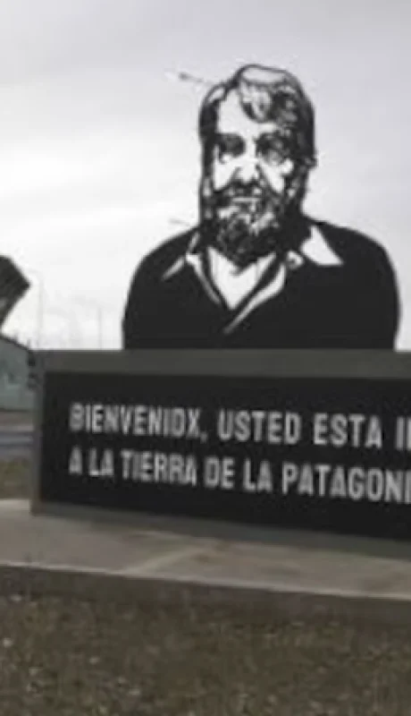 Monumento a Osvaldo Bayer.