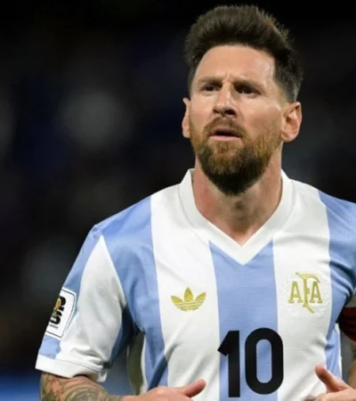 Lionel Messi desde lejos estuvo alentando a sus compañeros