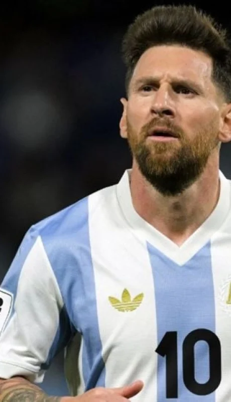 Lionel Messi desde lejos estuvo alentando a sus compañeros