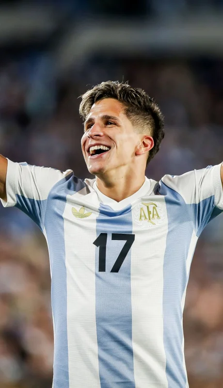 Giuliano Simeone realizó su primer gol para la Selección argentina, frente a Brasil.